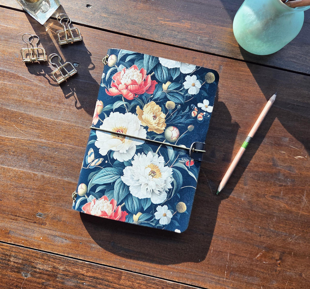 Midnight Romantic Garden leather traveler's notebook cover – photo 5